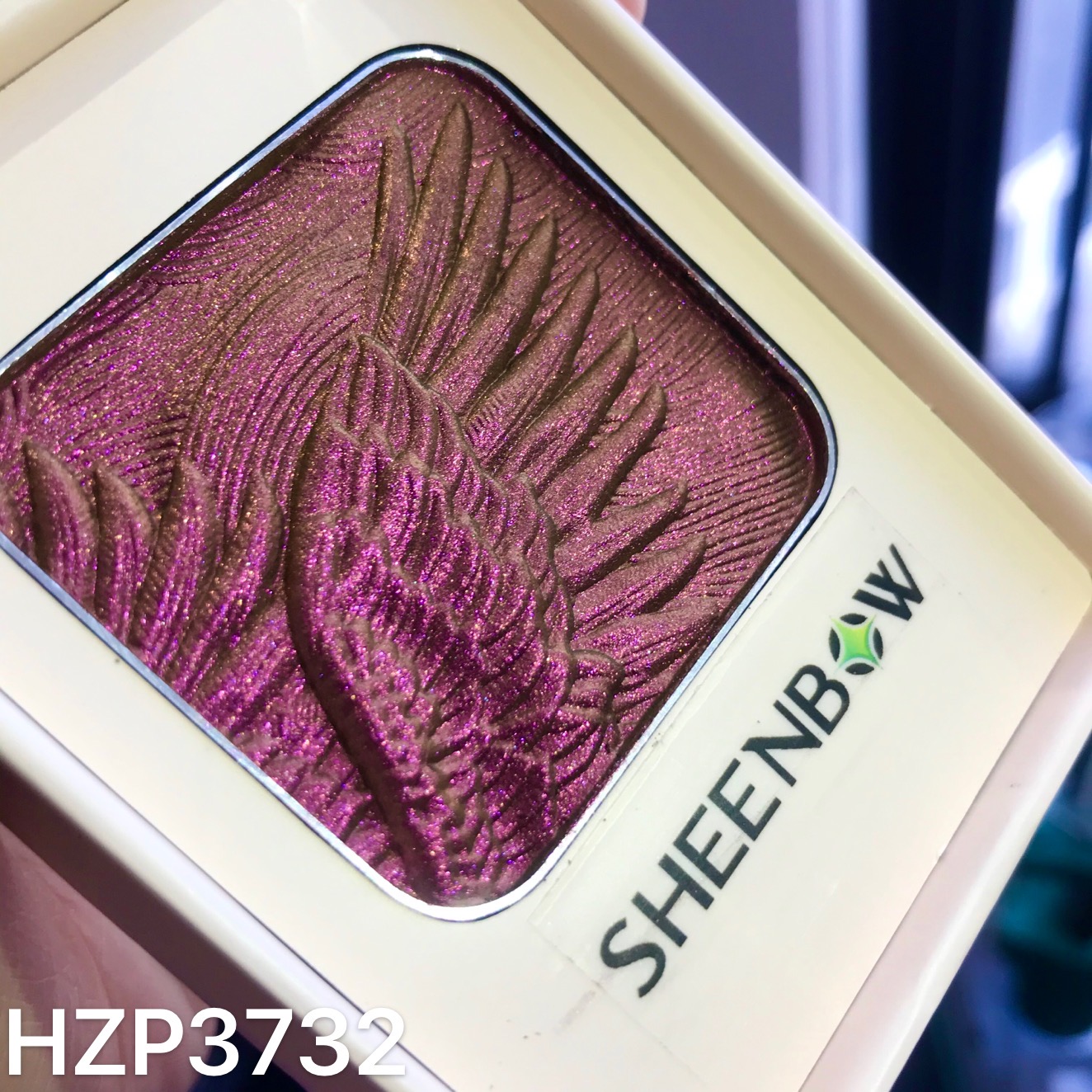 Multichrome Chameleon Color-Shifting for Eyeshadow & Lip Gloss — No.232